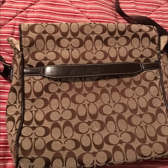 Authentic Coach Signature Laptop Messenger Bag - Picture 5 of 9